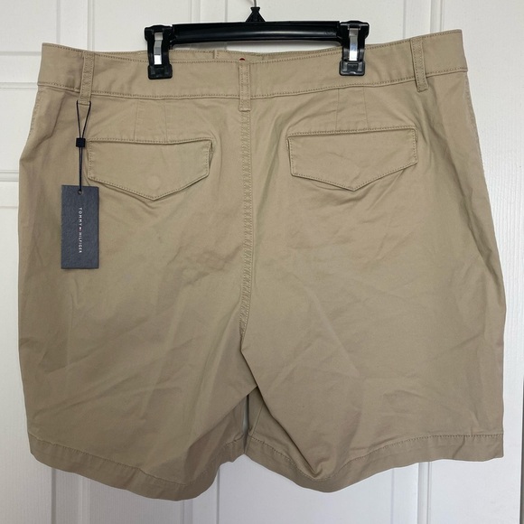 NWT Tommy Hilfiger Khaki Shorts Plus Size - Picture 3 of 5